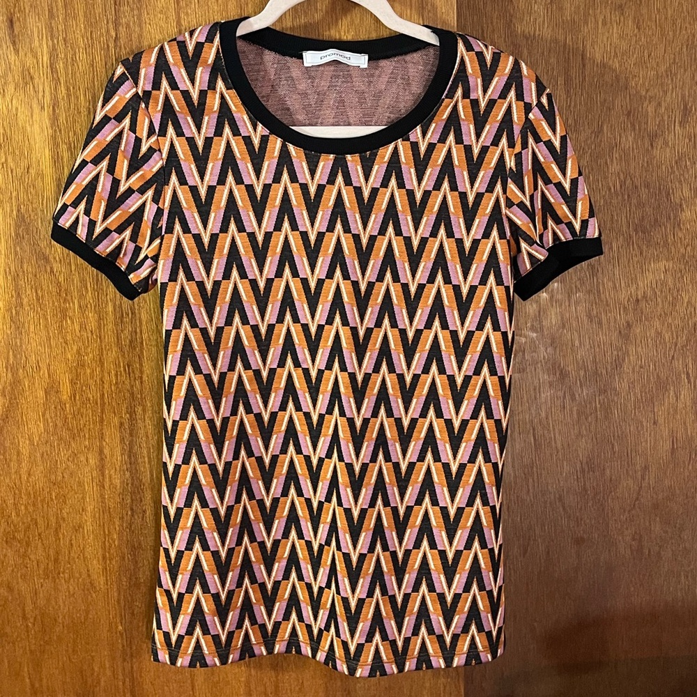 PROMOD Zigzag Patterned Top in Orange and Pink Sz S